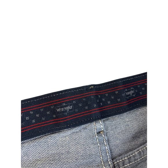 Wrangler Mens Authentic Regular Fit Blue Denim Jeans 46x30 Straight Leg - Picture 3 of 5